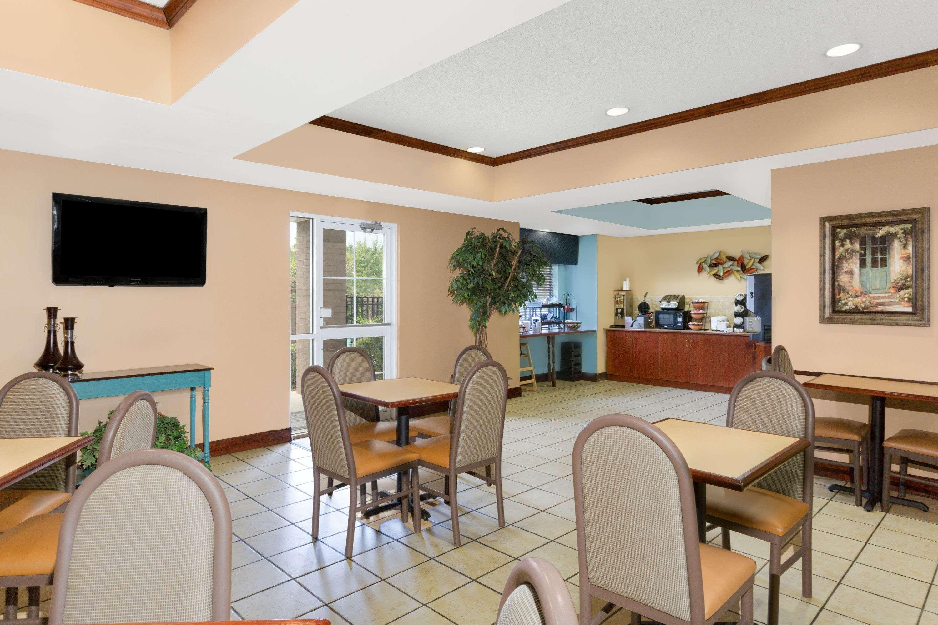 Microtel Inn & Suites By Wyndham Старквилл Экстерьер фото