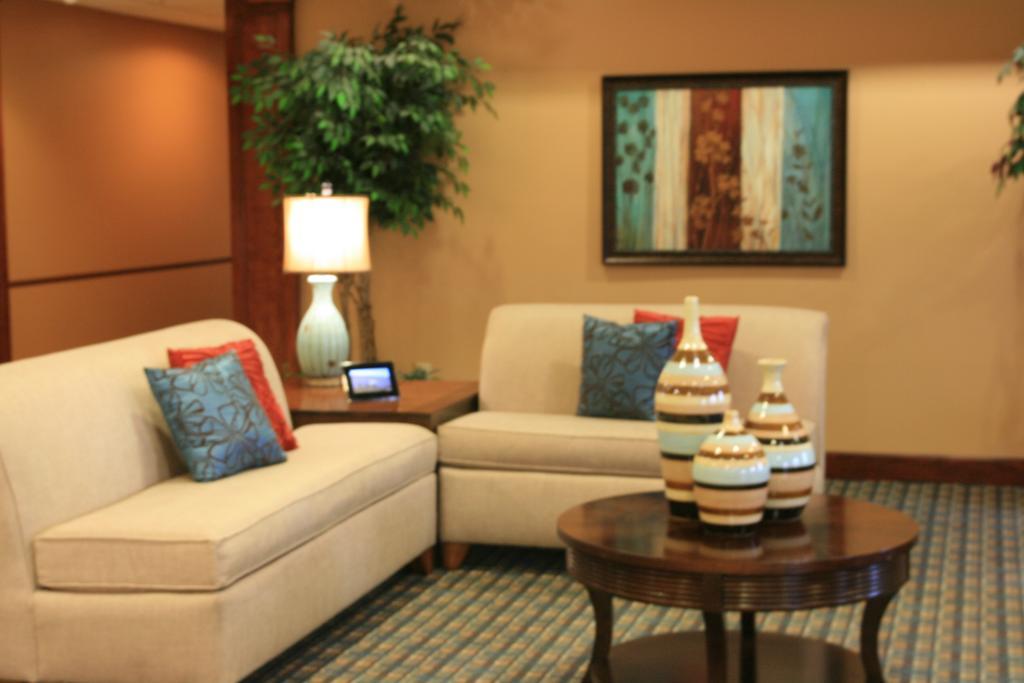 Microtel Inn & Suites By Wyndham Старквилл Экстерьер фото