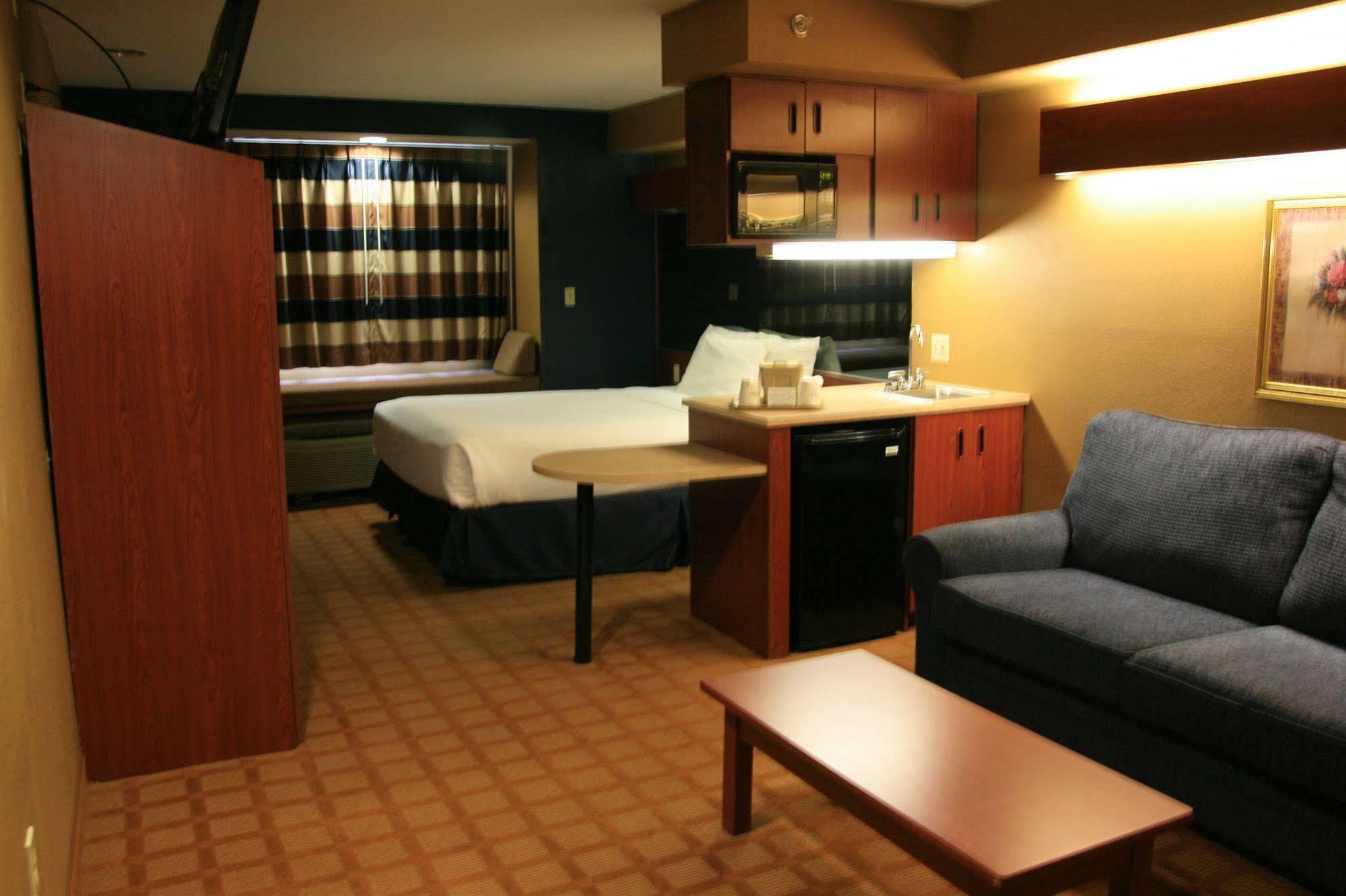 Microtel Inn & Suites By Wyndham Старквилл Экстерьер фото