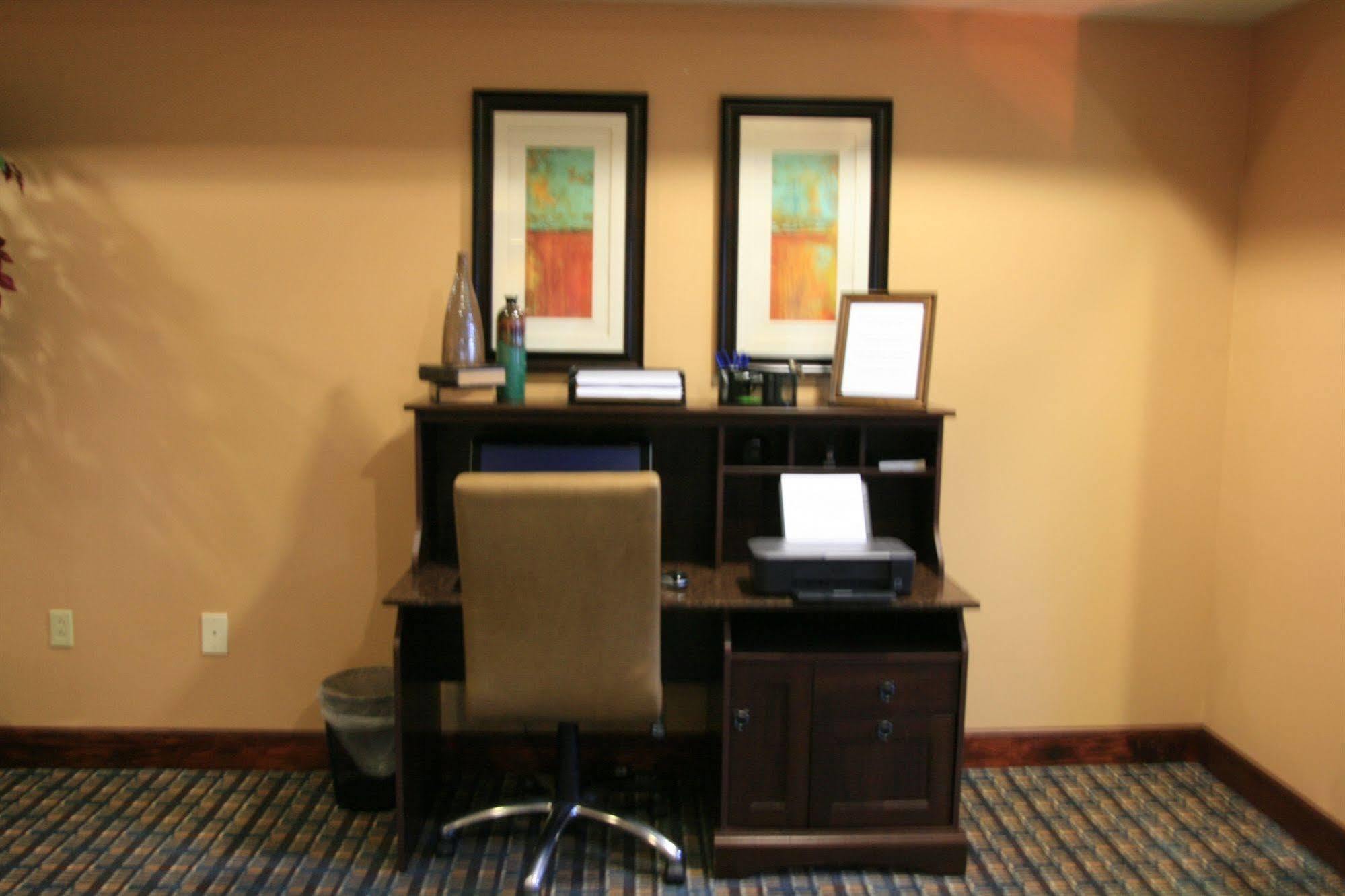 Microtel Inn & Suites By Wyndham Старквилл Экстерьер фото